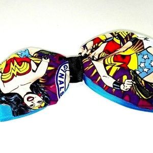 💙 3/$20 Wonder Woman Handmade Hair Bow 6" x 3"